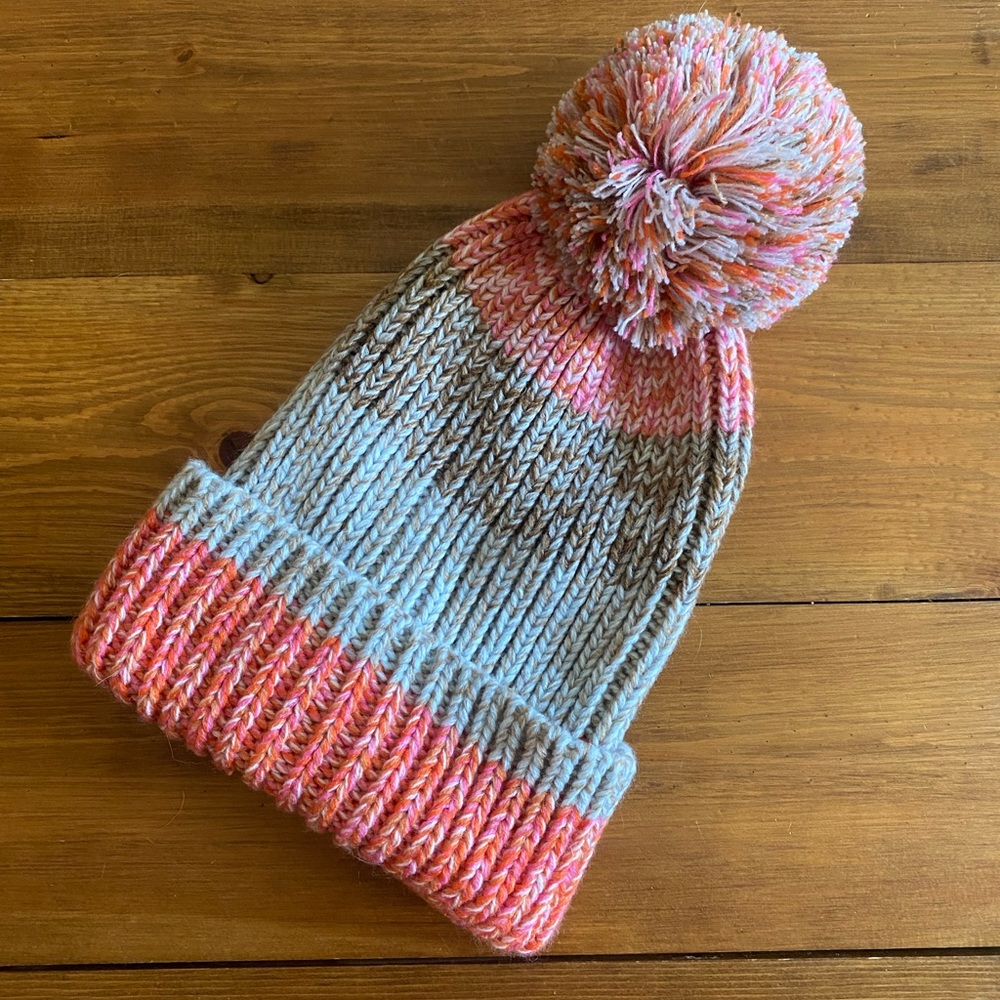 Aritzia main character chunk pom beanie